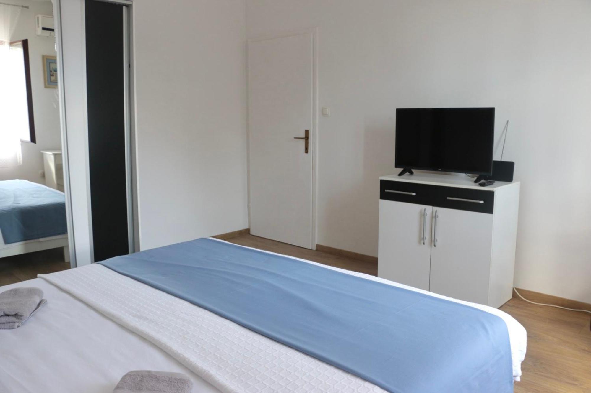 Beachfront Apartment Drazen, With Garden And Parking Split Exterior photo