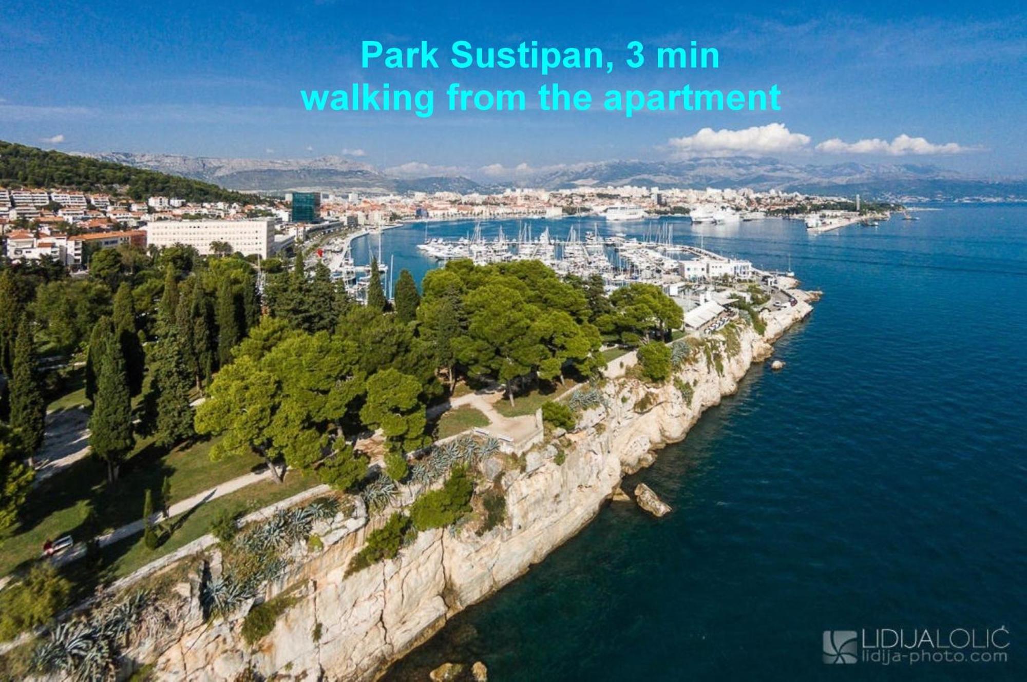 Beachfront Apartment Drazen, With Garden And Parking Split Exterior photo