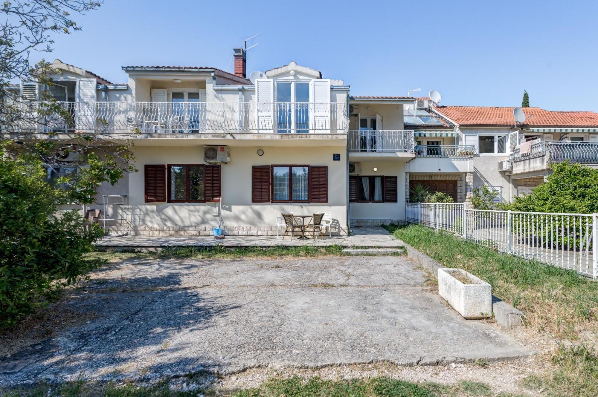 Beachfront Apartment Drazen, With Garden And Parking Split Exterior photo