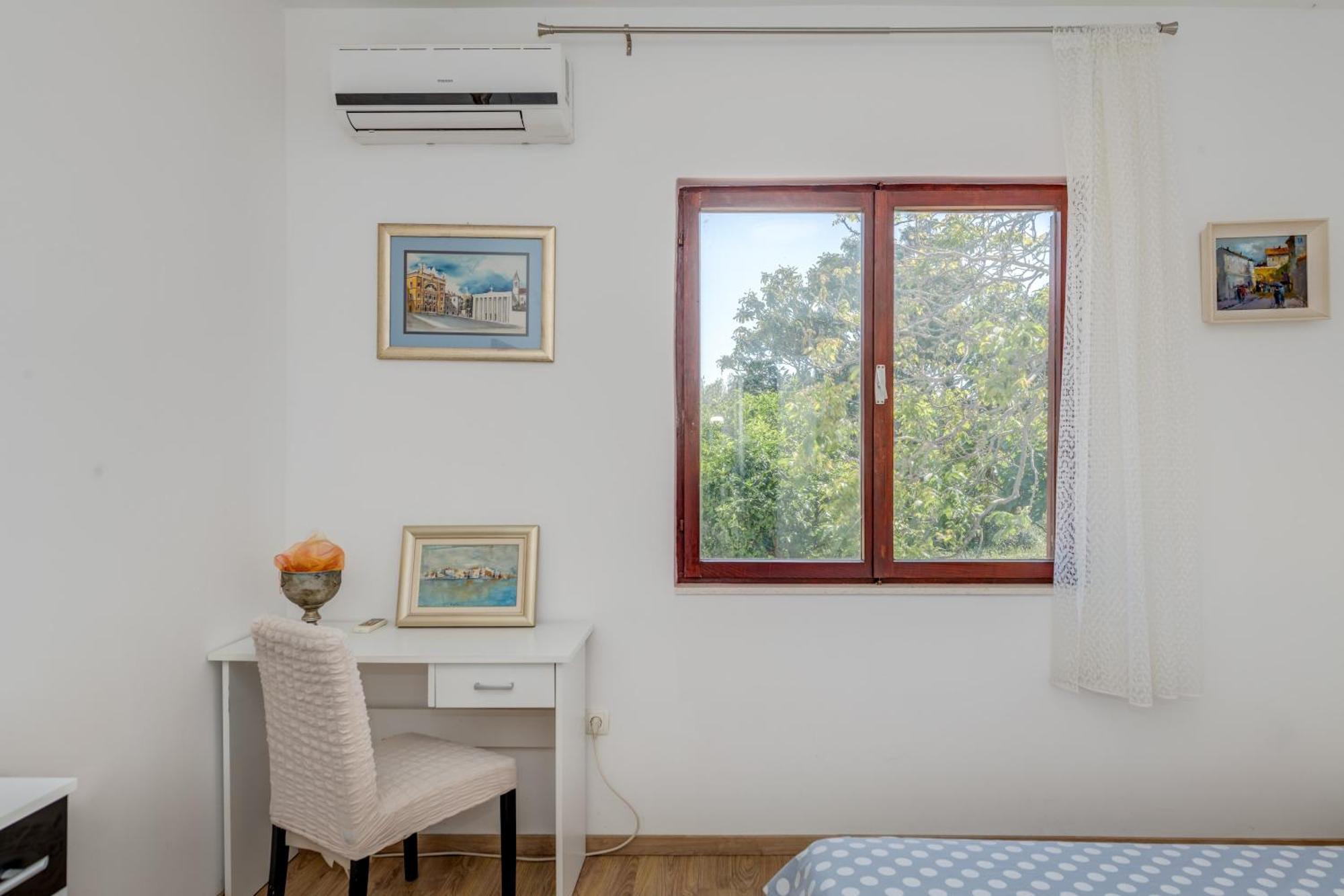 Beachfront Apartment Drazen, With Garden And Parking Split Exterior photo