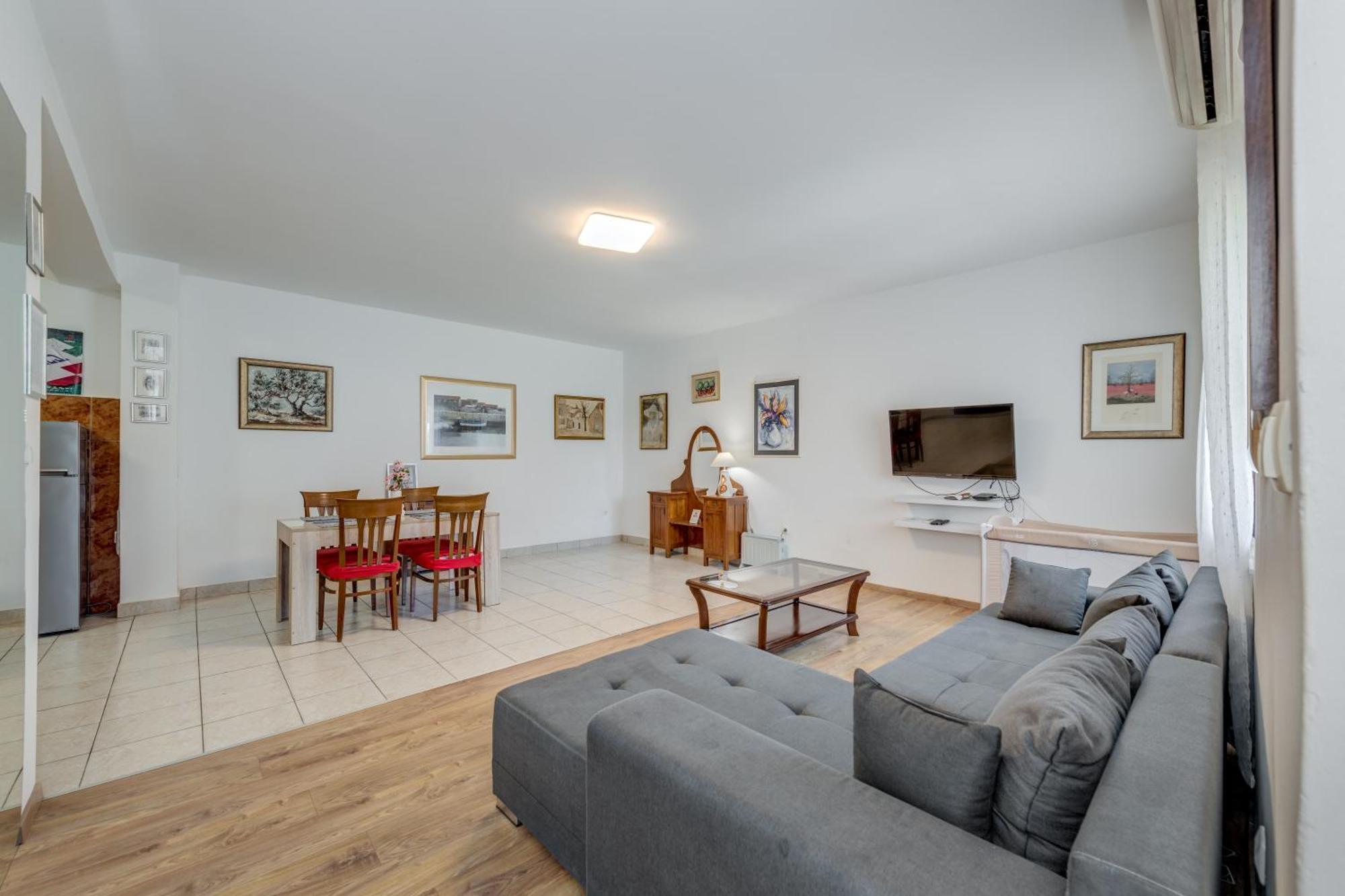 Beachfront Apartment Drazen, With Garden And Parking Split Exterior photo